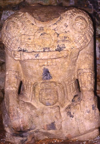 Statue du roi de Yaxchilan, Mexique.